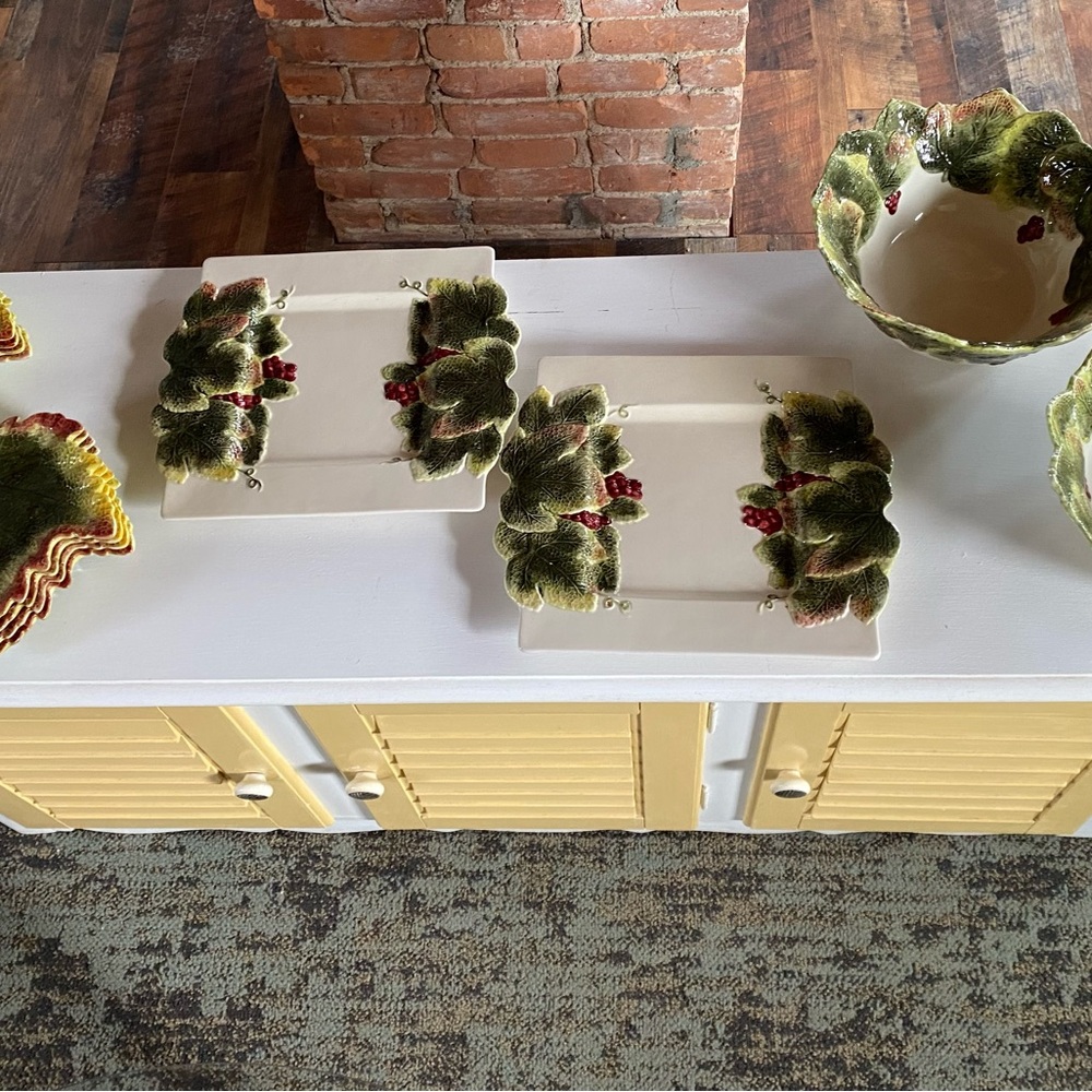 NWOT BETTER HOMES & GARDEN Leaf Pattern Ceramic BowlS, 8 Salad Plate Set, 2 S/P - Picture 8 of 16